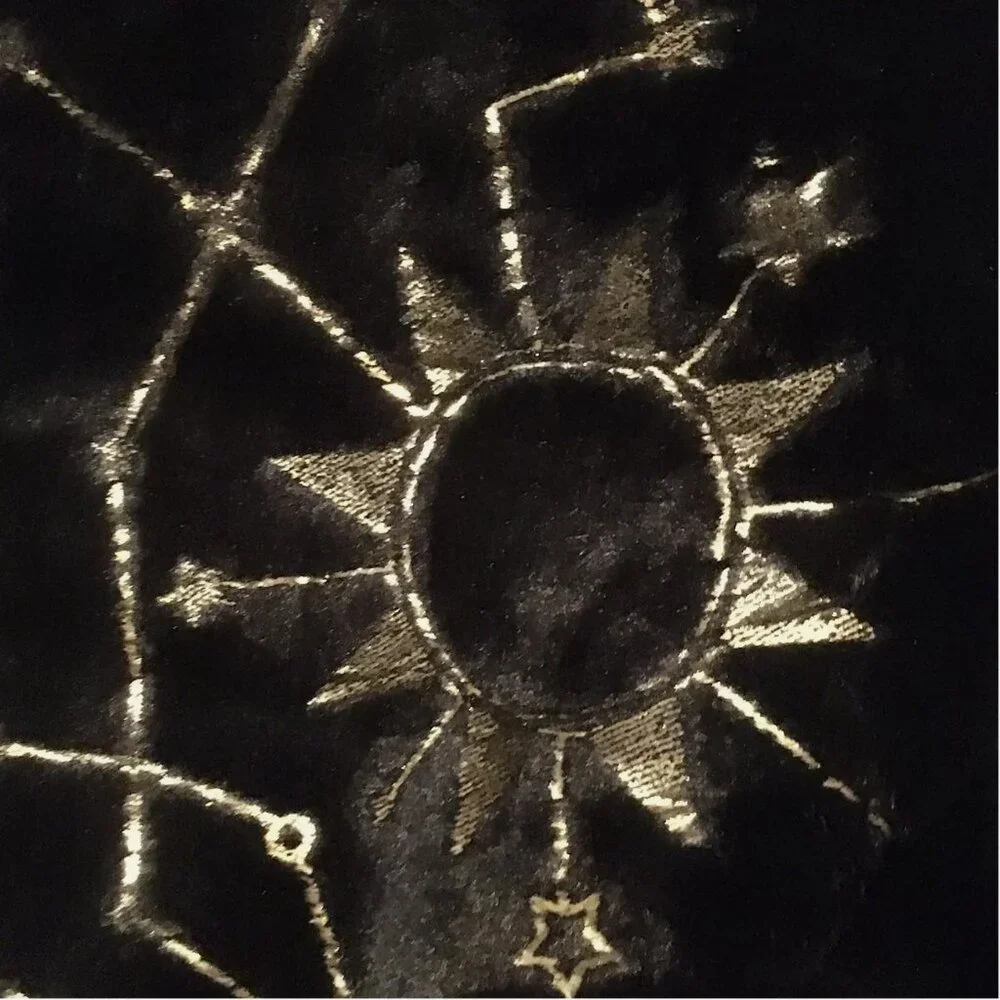 Rachel Zoe Halloween Black Faux Fur Gold Foil Blanket Metallic Celestial Moon